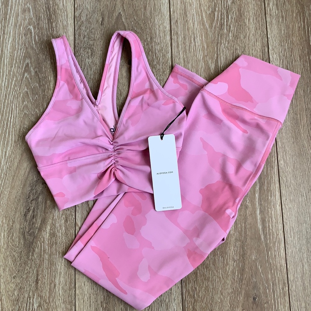 ALO YOGA WORKOUT SET